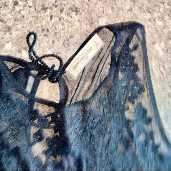 Abercrombie & Fitch Black Embroidered Sheer Tunic/Cover-Up with Keyhole Back Tie - Picture 3 of 9